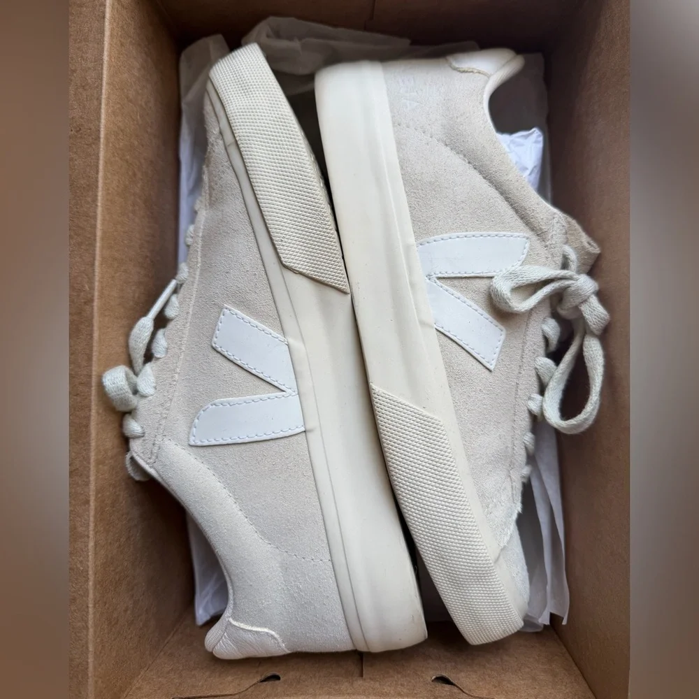 Veja Campo Sneaker Natural White - Women’s - Picture 4 of 13